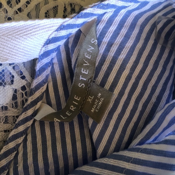 SOLD 🚨Valerie Stevens Seer sucker Pin Striped Lace Trim - Picture 9 of 10